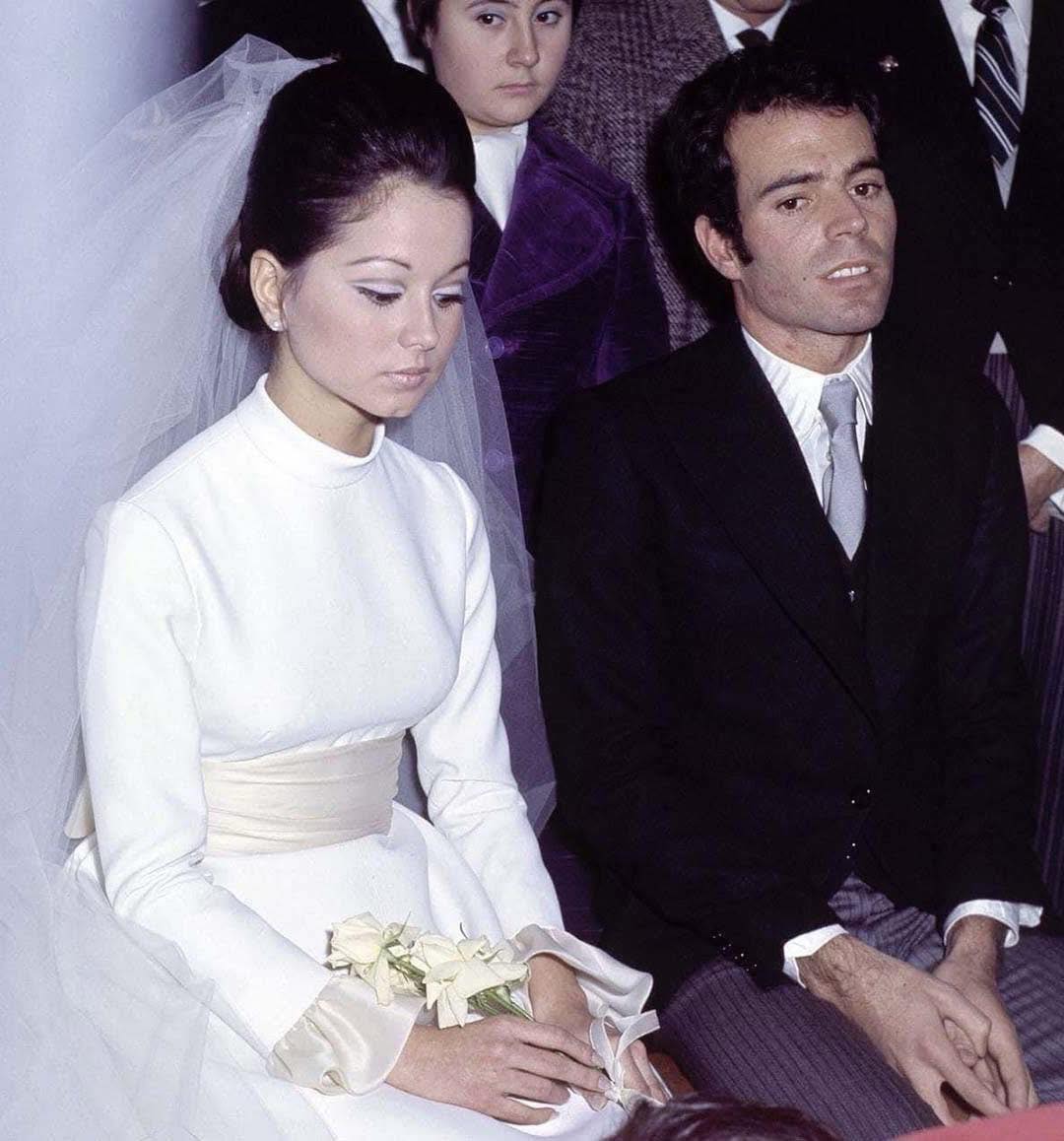 Historia Isabel Preysler i jej sławnego męża wciąż fascynuje.