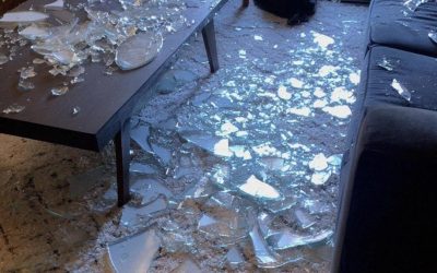 Moja macocha rozbiła na kawałki cenny kryształ należący do mojej zmarłej matki – nie miała pojęcia, że ​​padła ofiarą oszustwa.