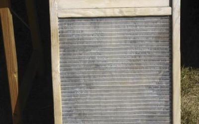 Znalezione na wyprzedaży garażowej? Ten zabytkowy przedmiot do prania ma zaskakującą historię