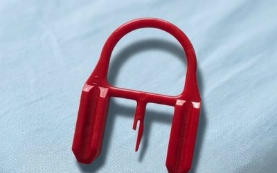 Znalazłem to w szufladzie z rupieciami mojego syna. Nie mogę dojść do tego, do czego to należy ani co to jest. Macie jakieś pomysły?