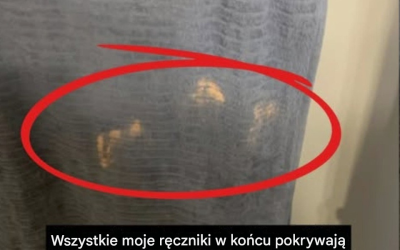 Dlaczego na ręcznikach pojawiają się pomarańczowe plamy, których nie da się sprać